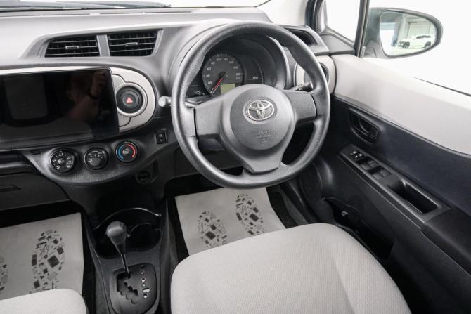 Toyota Vitz III (XP130) с пробегом 2011 года, цена 889 000 рублей, 26000 км, хэтчбек, Автокод Объявления