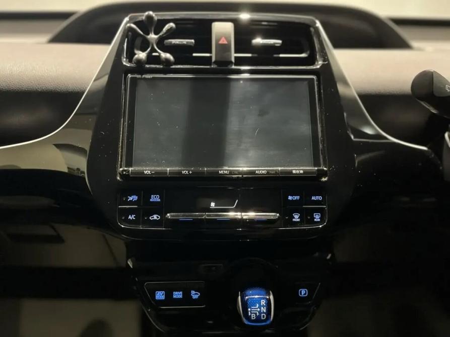 Toyota Prius IV (XW50) Новосибирск  - изображение 19