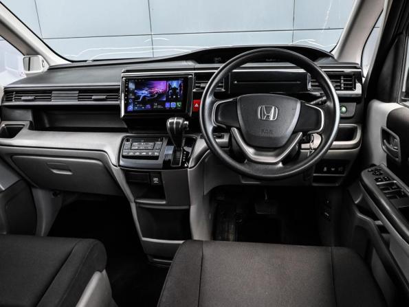 Honda Stepwgn V Рестайлинг с пробегом 2019 года, цена 2 049 000 рублей, 113778 км, минивэн, Автокод Объявления