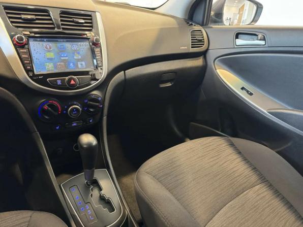 Hyundai Solaris I Рестайлинг с пробегом 2015 года, цена 950 000 рублей, 129866 км, седан, Автокод Объявления
