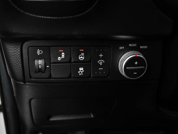 Kia Soul II Рестайлинг с пробегом 2017 года, цена 1 699 000 рублей, 93020 км, хэтчбек, Автокод Объявления