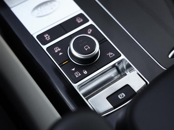 Land Rover Range Rover IV Рестайлинг с пробегом 2018 года, цена 6 224 000 рублей, 139366 км, внедорожник, Автокод Объявления
