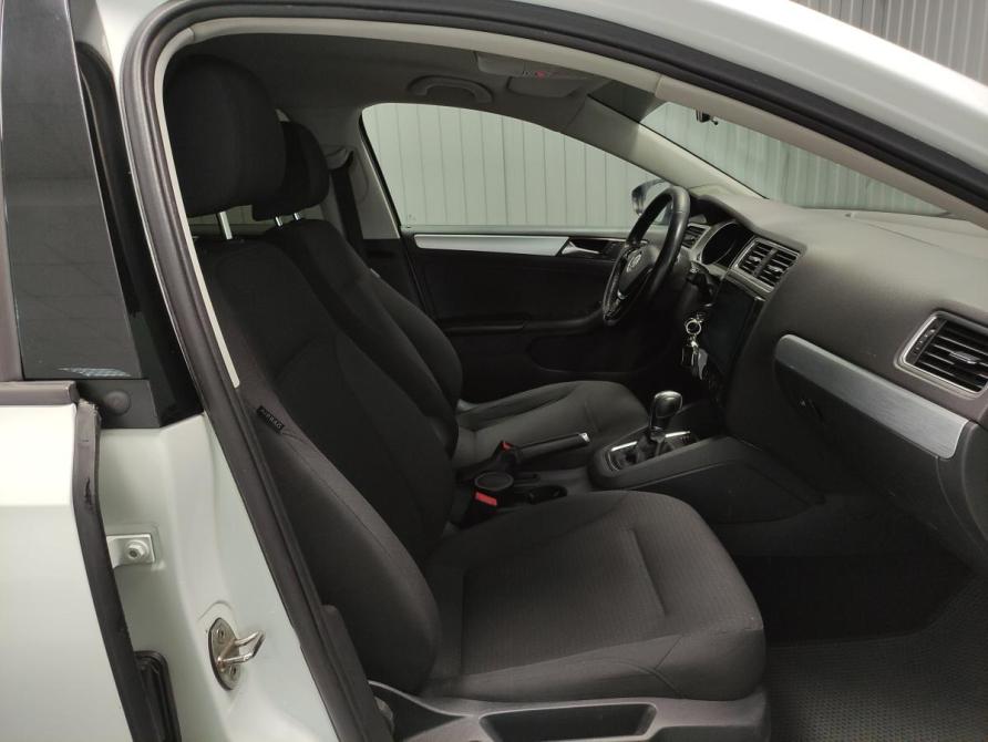 Volkswagen Jetta VI Рестайлинг Пермь  - изображение 9