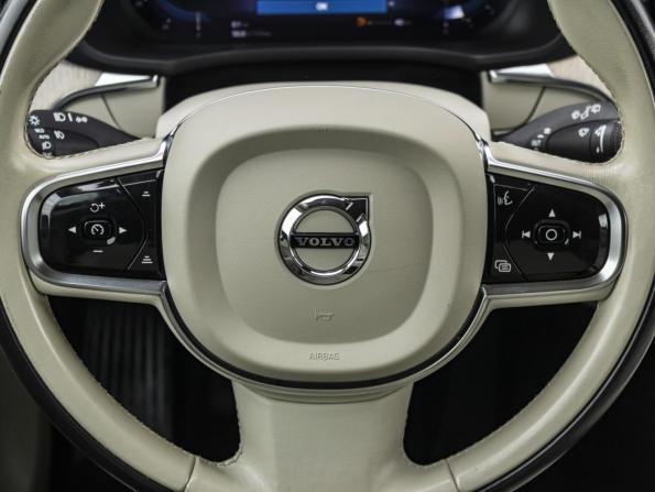 Volvo XC60 II Рестайлинг с пробегом 2021 года, цена 4 629 000 рублей, 76000 км, внедорожник, Автокод Объявления