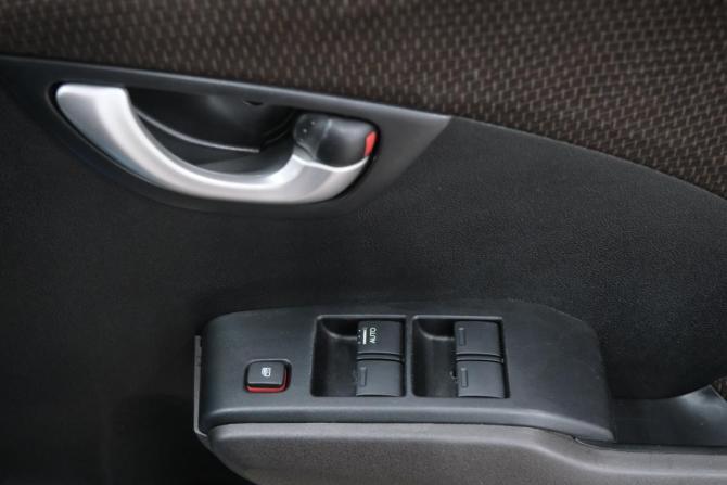 Honda Fit Shuttle I с пробегом 2012 года, цена 1 229 000 рублей, 110450 км, универсал, Автокод Объявления
