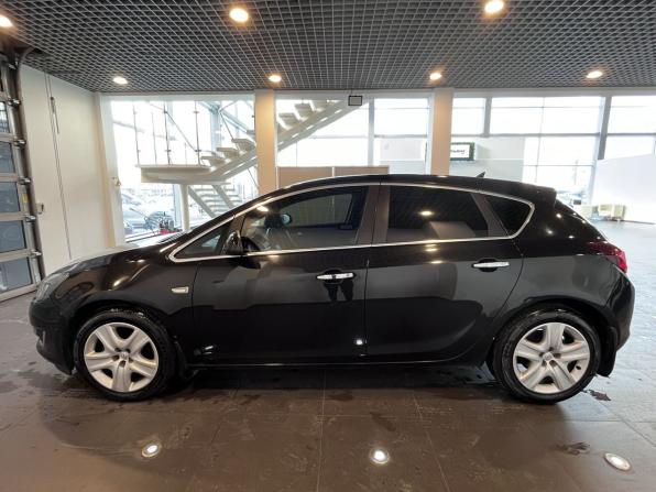 Opel Astra J Рестайлинг с пробегом 2014 года, цена 825 000 рублей, 113435 км, хэтчбек, Автокод Объявления