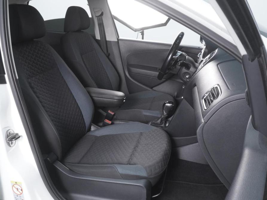 Volkswagen Polo V Рестайлинг Ростов-на-Дону  - изображение 8