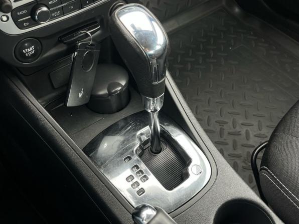 Renault Fluence I Рестайлинг с пробегом 2013 года, цена 790 000 рублей, 146210 км, седан, Автокод Объявления