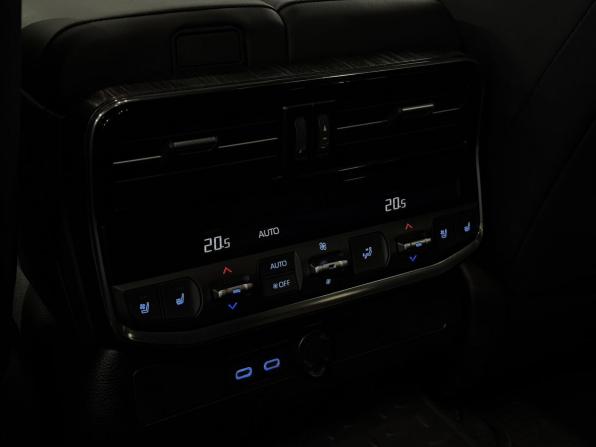 Toyota Land Cruiser 300 Series с пробегом 2021 года, цена 10 800 000 рублей, 109867 км, внедорожник, Автокод Объявления