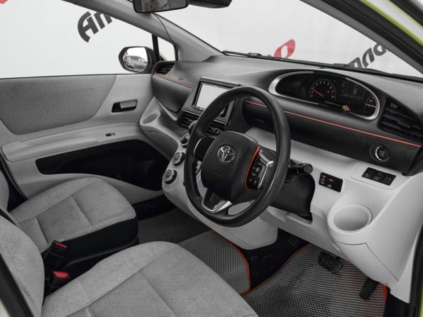 Toyota Sienta II с пробегом 2017 года, цена 1 240 000 рублей, 183421 км, минивэн, Автокод Объявления
