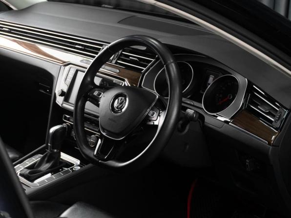 Volkswagen Passat B8 с пробегом 2015 года, цена 1 879 000 рублей, 59841 км, универсал, Автокод Объявления