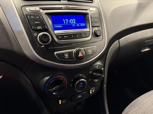 Hyundai Solaris I Рестайлинг с пробегом 2015 года, цена 990 000 рублей, 168644 км, седан, Автокод Объявления