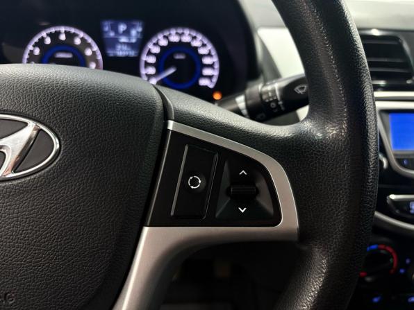 Hyundai Solaris I с пробегом 2011 года, цена 869 900 рублей, 182710 км, седан, Автокод Объявления