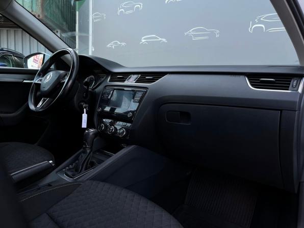 Skoda Octavia III (A7) Рестайлинг с пробегом 2018 года, цена 1 041 300 рублей, 286350 км, лифтбек, Автокод Объявления