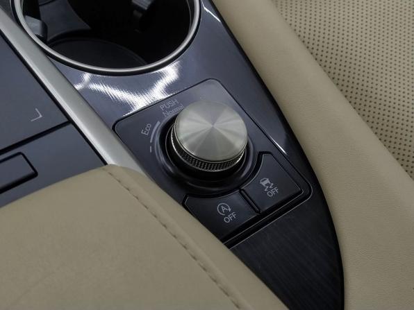 Lexus RX IV Рестайлинг с пробегом 2019 года, цена 5 265 000 рублей, 72437 км, внедорожник, Автокод Объявления