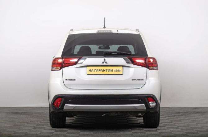 Mitsubishi Outlander III Рестайлинг 2 с пробегом 2015 года, цена 2 199 000 рублей, 150000 км, внедорожник, Автокод Объявления