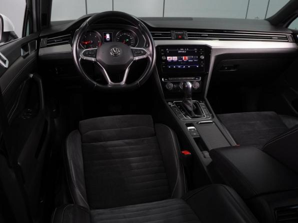 Volkswagen Passat B8 Рестайлинг с пробегом 2019 года, цена 2 699 000 рублей, 155256 км, универсал, Автокод Объявления