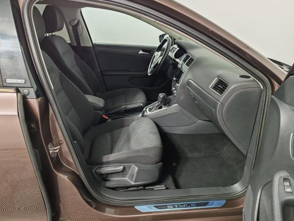 Volkswagen Jetta VI с пробегом 2014 года, цена 799 000 рублей, 194733 км, седан, Автокод Объявления