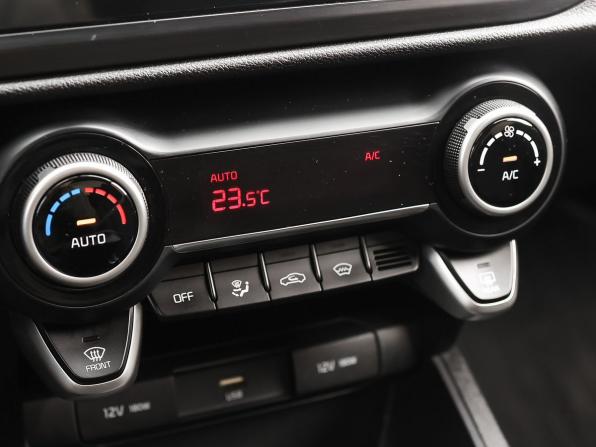 Kia Rio IV Рестайлинг с пробегом 2020 года, цена 1 789 000 рублей, 64830 км, седан, Автокод Объявления