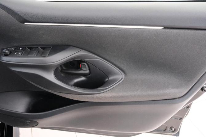 Toyota Yaris IV с пробегом 2021 года, цена 1 149 000 рублей, 78000 км, хэтчбек, Автокод Объявления