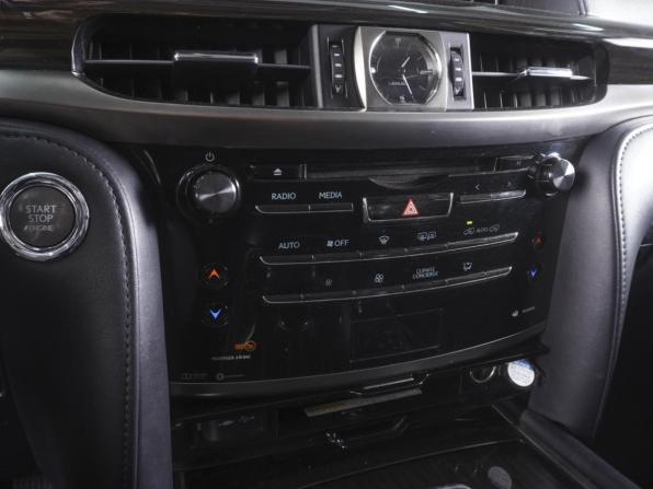Lexus LX III Рестайлинг 2 с пробегом 2015 года, цена 5 880 000 рублей, 195403 км, внедорожник, Автокод Объявления