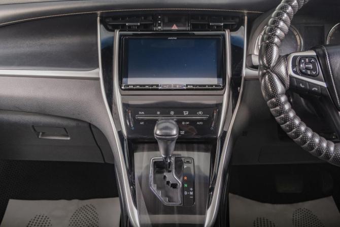 Toyota Harrier III (XU60) Рестайлинг с пробегом 2018 года, цена 3 149 000 рублей, 105000 км, внедорожник, Автокод Объявления