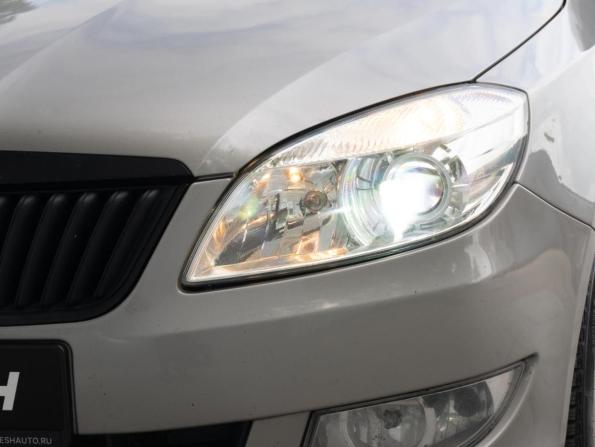 Skoda Fabia II Рестайлинг с пробегом 2011 года, цена 619 000 рублей, 302676 км, хэтчбек, Автокод Объявления