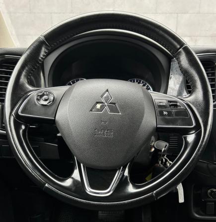 Mitsubishi Outlander III Рестайлинг 2 с пробегом 2018 года, цена 1 990 000 рублей, 106000 км, внедорожник, Автокод Объявления