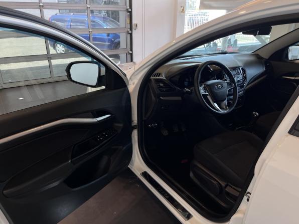 Lada (ВАЗ) Vesta I с пробегом 2018 года, цена 995 000 рублей, 193550 км, универсал, Автокод Объявления