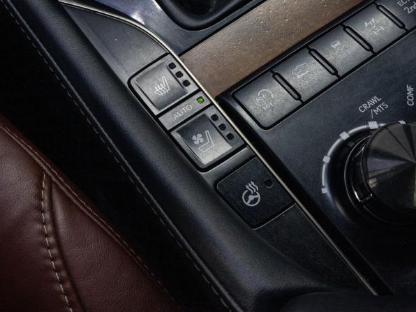 Lexus LX III Рестайлинг 2 с пробегом 2018 года, цена 6 300 000 рублей, 268769 км, внедорожник, Автокод Объявления