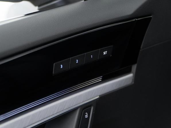Volkswagen Touareg III с пробегом 2019 года, цена 5 199 050 рублей, 101168 км, внедорожник, Автокод Объявления