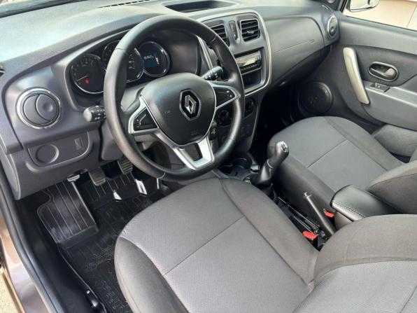 Renault Sandero II Рестайлинг с пробегом 2018 года, цена 920 000 рублей, 96479 км, хэтчбек, Автокод Объявления