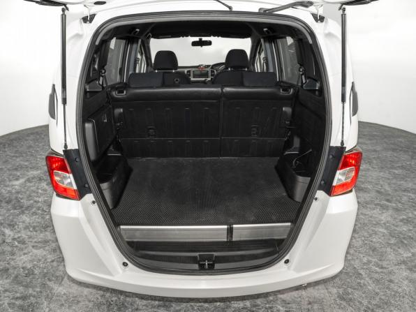 Honda Freed I с пробегом 2010 года, цена 899 000 рублей, 171968 км, компактвэн, Автокод Объявления