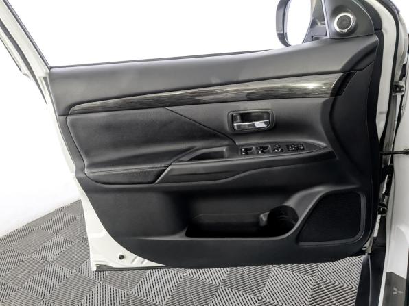 Mitsubishi Outlander III Рестайлинг 2 с пробегом 2018 года, цена 1 875 000 рублей, 213152 км, внедорожник, Автокод Объявления