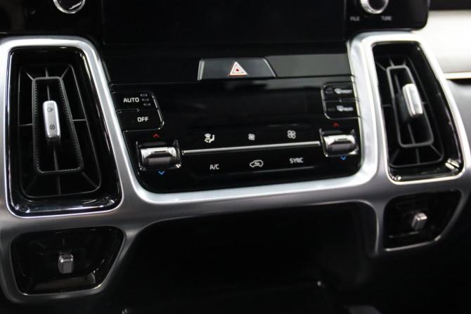 Kia Sorento IV с пробегом 2021 года, цена 3 555 550 рублей, 73160 км, внедорожник, Автокод Объявления