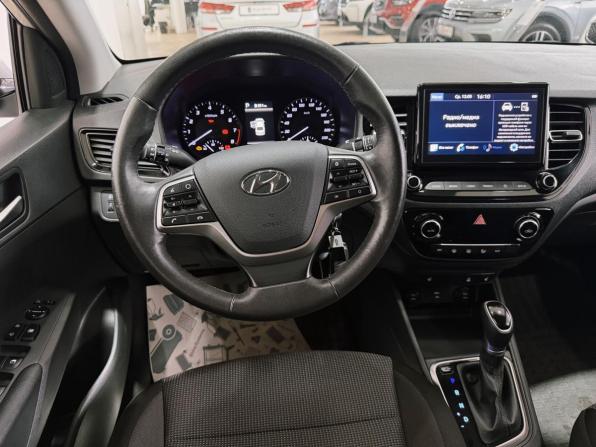 Hyundai Solaris II Рестайлинг с пробегом 2021 года, цена 1 800 000 рублей, 44697 км, седан, Автокод Объявления