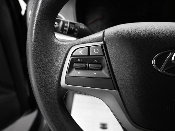 Hyundai Solaris II с пробегом 2018 года, цена 1 240 000 рублей, 109495 км, седан, Автокод Объявления