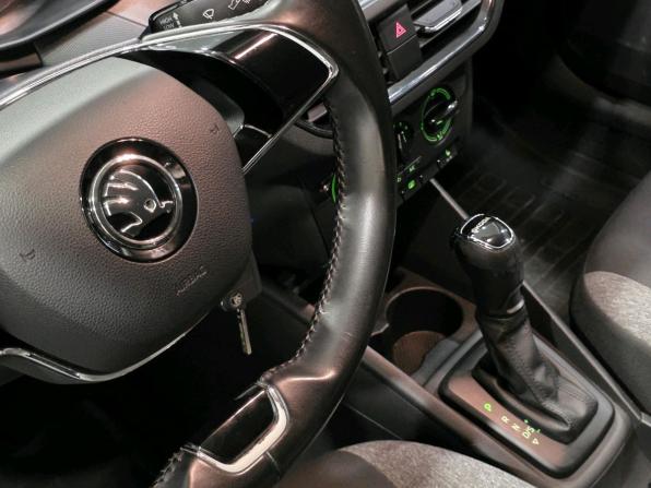 Skoda Rapid II с пробегом 2021 года, цена 1 250 000 рублей, 90988 км, лифтбек, Автокод Объявления