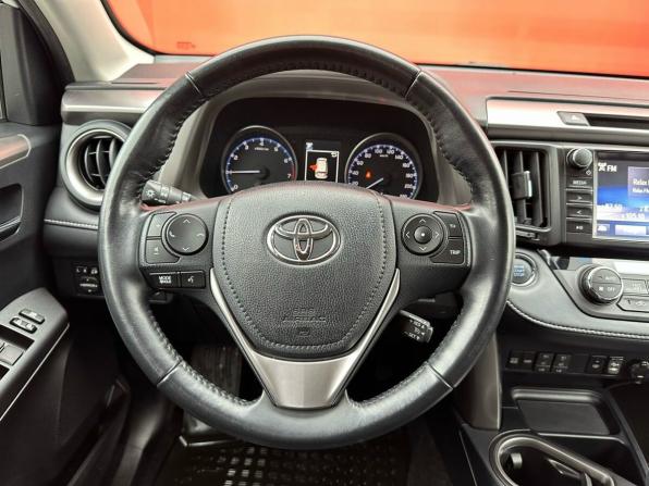 Toyota RAV4 IV (XA40) Рестайлинг с пробегом 2019 года, цена 2 990 000 рублей, 43300 км, внедорожник, Автокод Объявления