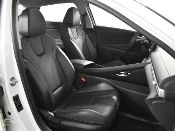 Hyundai Elantra VII (CN7) Рестайлинг с пробегом 2023 года, цена 2 273 300 рублей, 28701 км, седан, Автокод Объявления