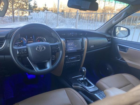 Toyota Fortuner II Рестайлинг с пробегом 2022 года, цена 5 800 000 рублей, 5596 км, внедорожник, Автокод Объявления