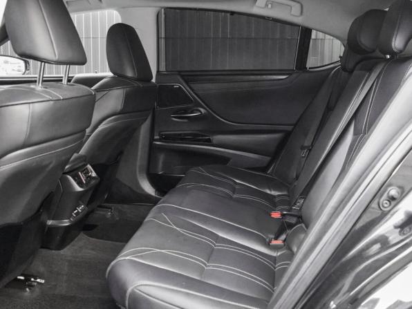Lexus ES VII с пробегом 2021 года, цена 3 490 000 рублей, 68951 км, седан, Автокод Объявления