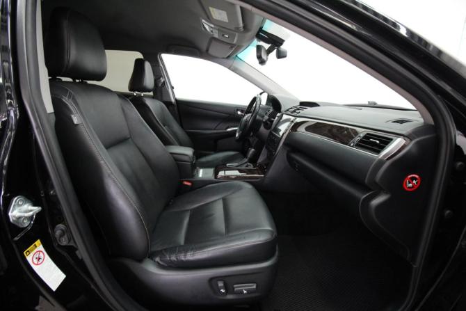 Toyota Camry VII (XV50) Рестайлинг 2 с пробегом 2018 года, цена 2 250 000 рублей, 210000 км, седан, Автокод Объявления