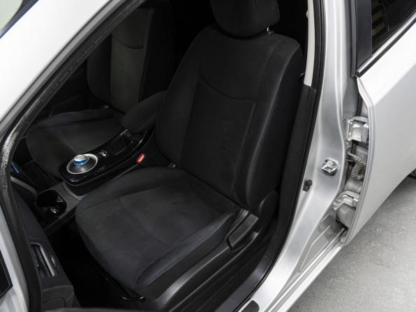 Nissan Leaf I (ZE0/AZE0) с пробегом 2017 года, цена 779 000 рублей, 180423 км, хэтчбек, Автокод Объявления