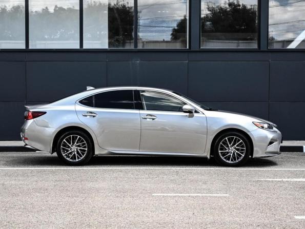 Lexus ES VI Рестайлинг с пробегом 2017 года, цена 2 434 000 рублей, 159096 км, седан, Автокод Объявления