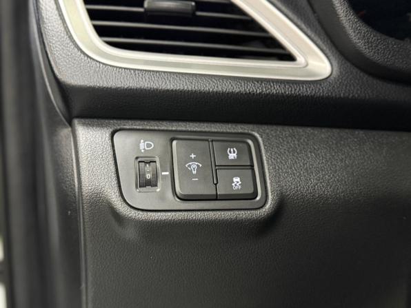 Hyundai Solaris II с пробегом 2019 года, цена 1 199 000 рублей, 135000 км, седан, Автокод Объявления