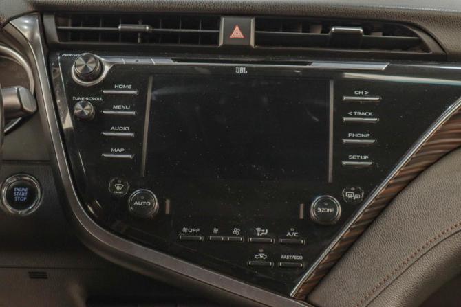 Toyota Camry VIII (XV70) с пробегом 2018 года, цена 3 029 000 рублей, 241000 км, седан, Автокод Объявления