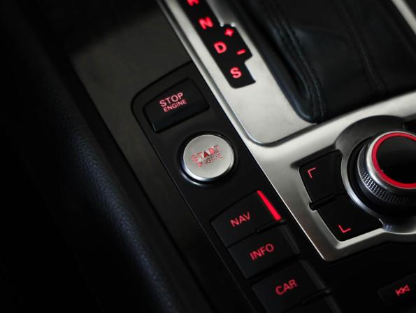 Audi Q7 I (4L) Рестайлинг с пробегом 2014 года, цена 2 199 000 рублей, 237264 км, внедорожник, Автокод Объявления