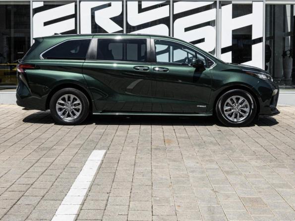 Toyota Sienna IV с пробегом 2021 года, цена 4 270 000 рублей, 91223 км, минивэн, Автокод Объявления