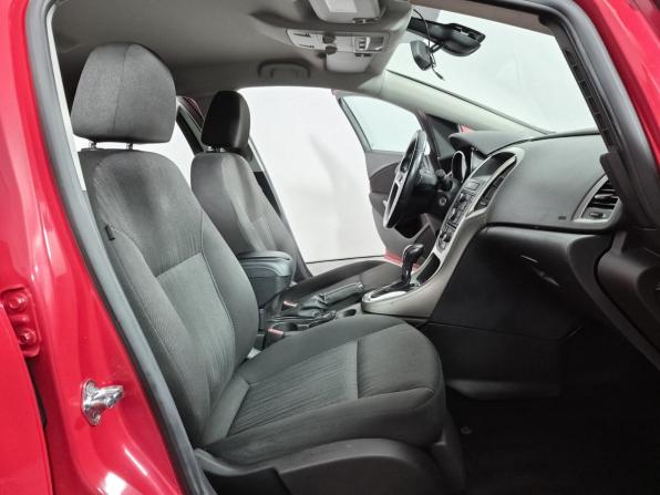 Opel Astra J с пробегом 2010 года, цена 610 000 рублей, 161117 км, хэтчбек, Автокод Объявления